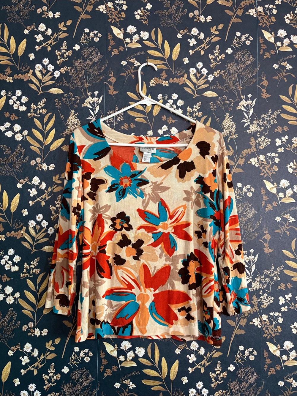Chico's Travelers Beige Floral Scoop-Neck Top with Teal & Red Accents Size 1 M